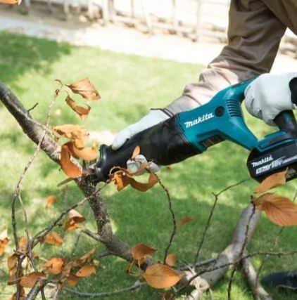 Sierra Sable Inalambrica Djr186z Makita.