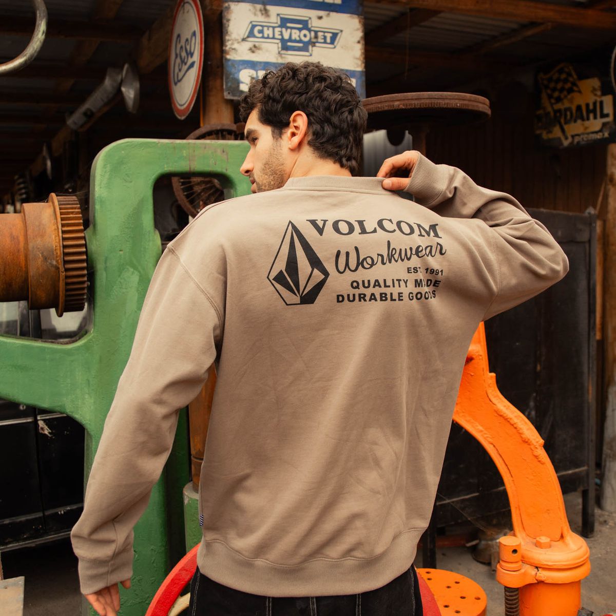 VOLCOM - Poleron CR Workwear Crew Café Hombre Volcom