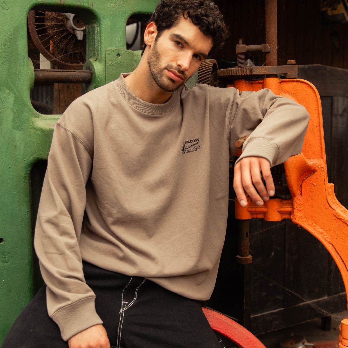 VOLCOM - Poleron CR Workwear Crew Café Hombre Volcom