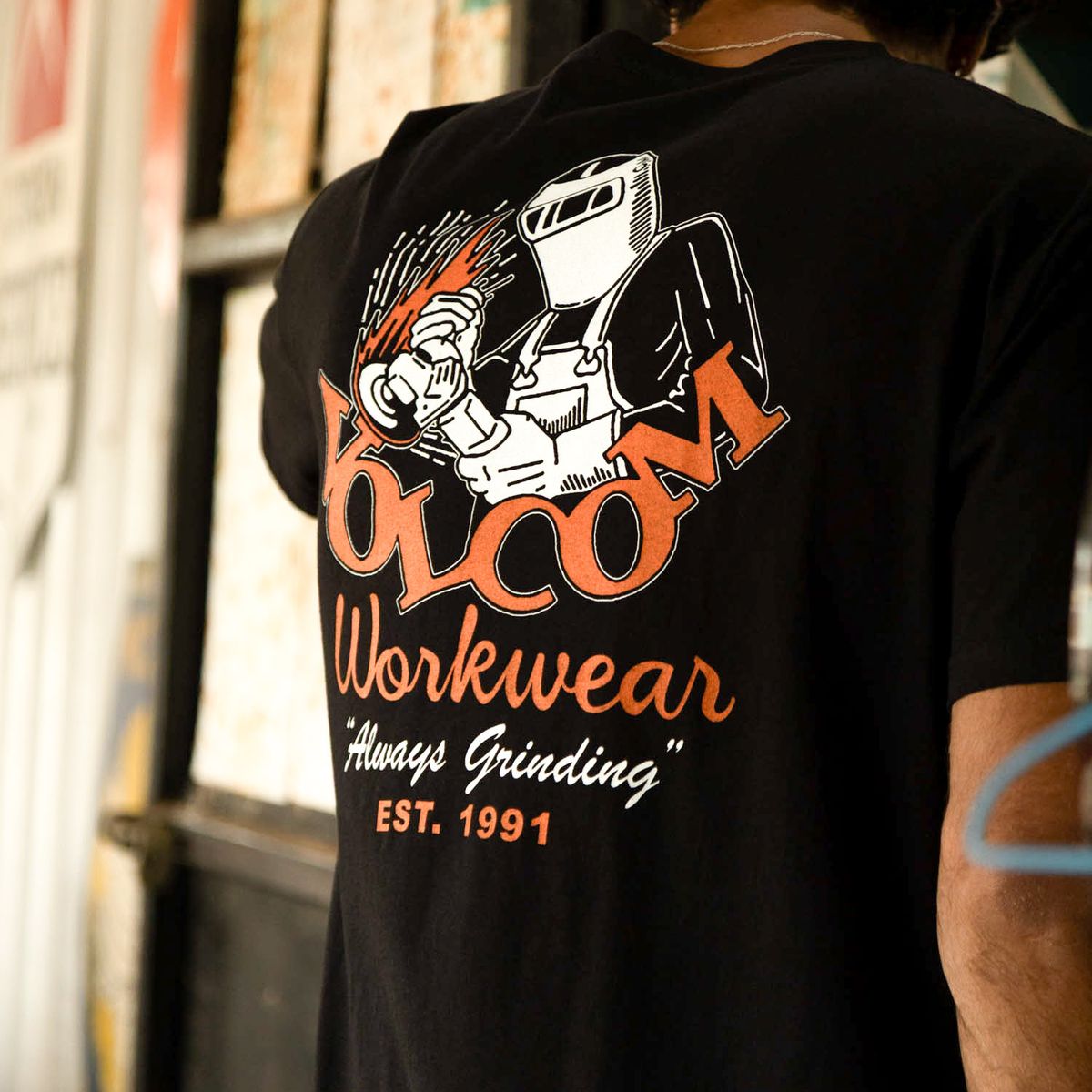 VOLCOM - Polera MC Grindit Workwear Negro Hombre Volcom