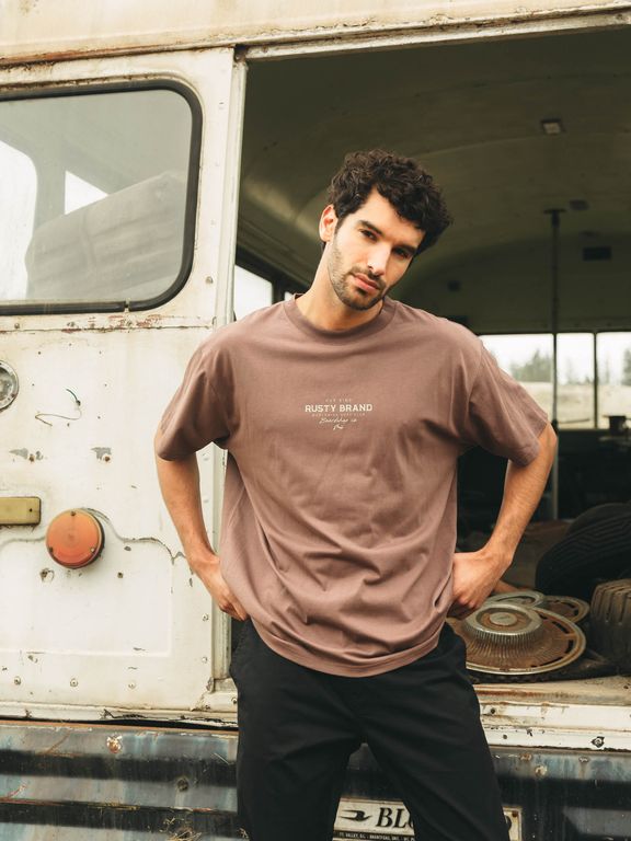 RUSTY Polera MC Rusty Wsc Café Hombre Rusty | falabella.com