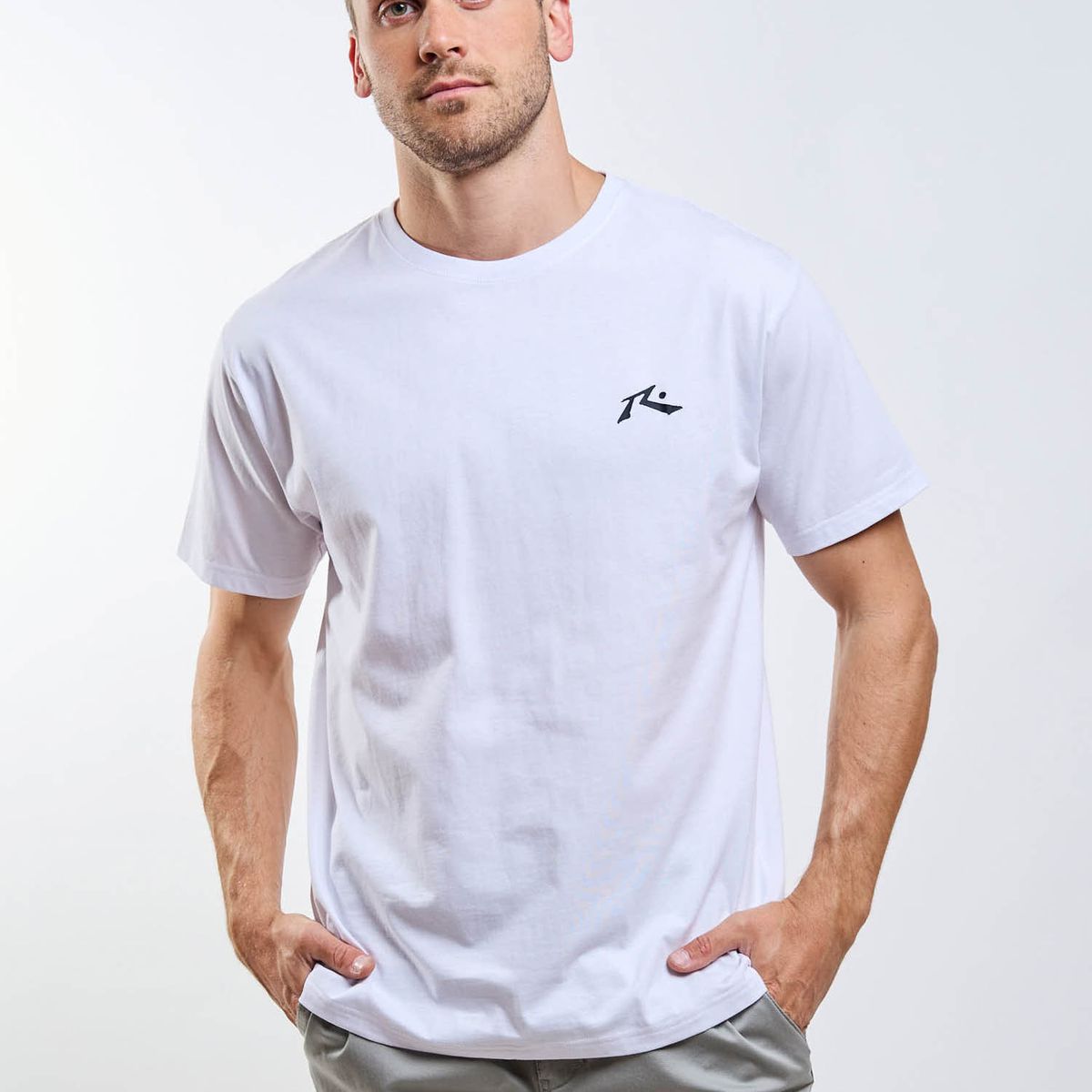 RUSTY - Polera MC Tiny R Logo Blanco Hombre Rusty