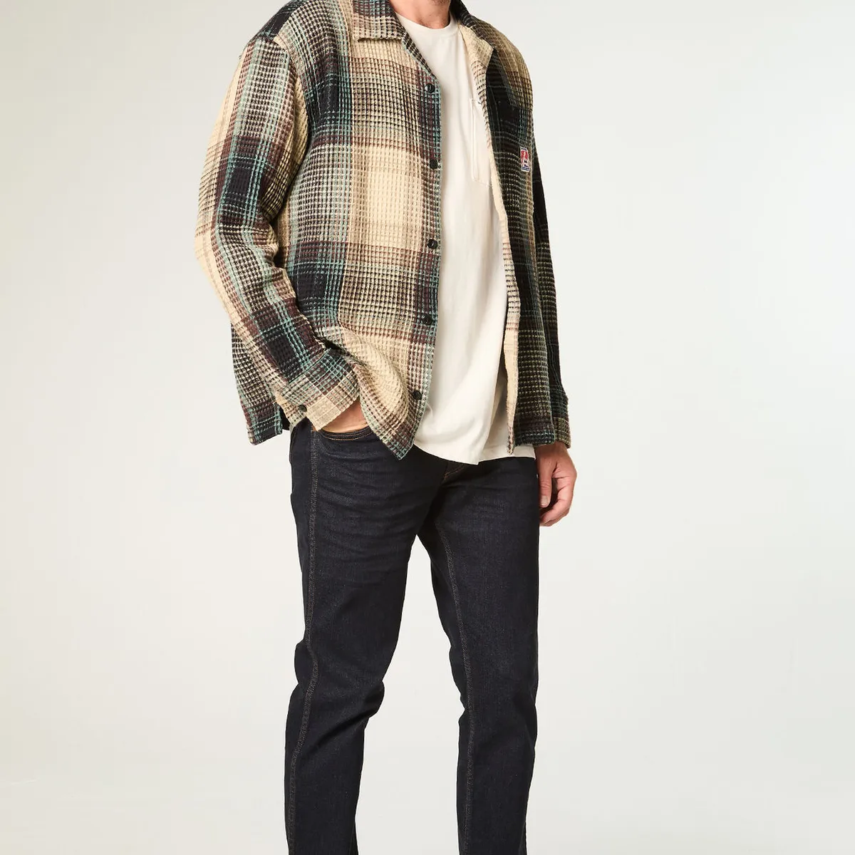 WRANGLER - Jeans Hombre Greensboro Straight Tiro Medio Azul Oscuro