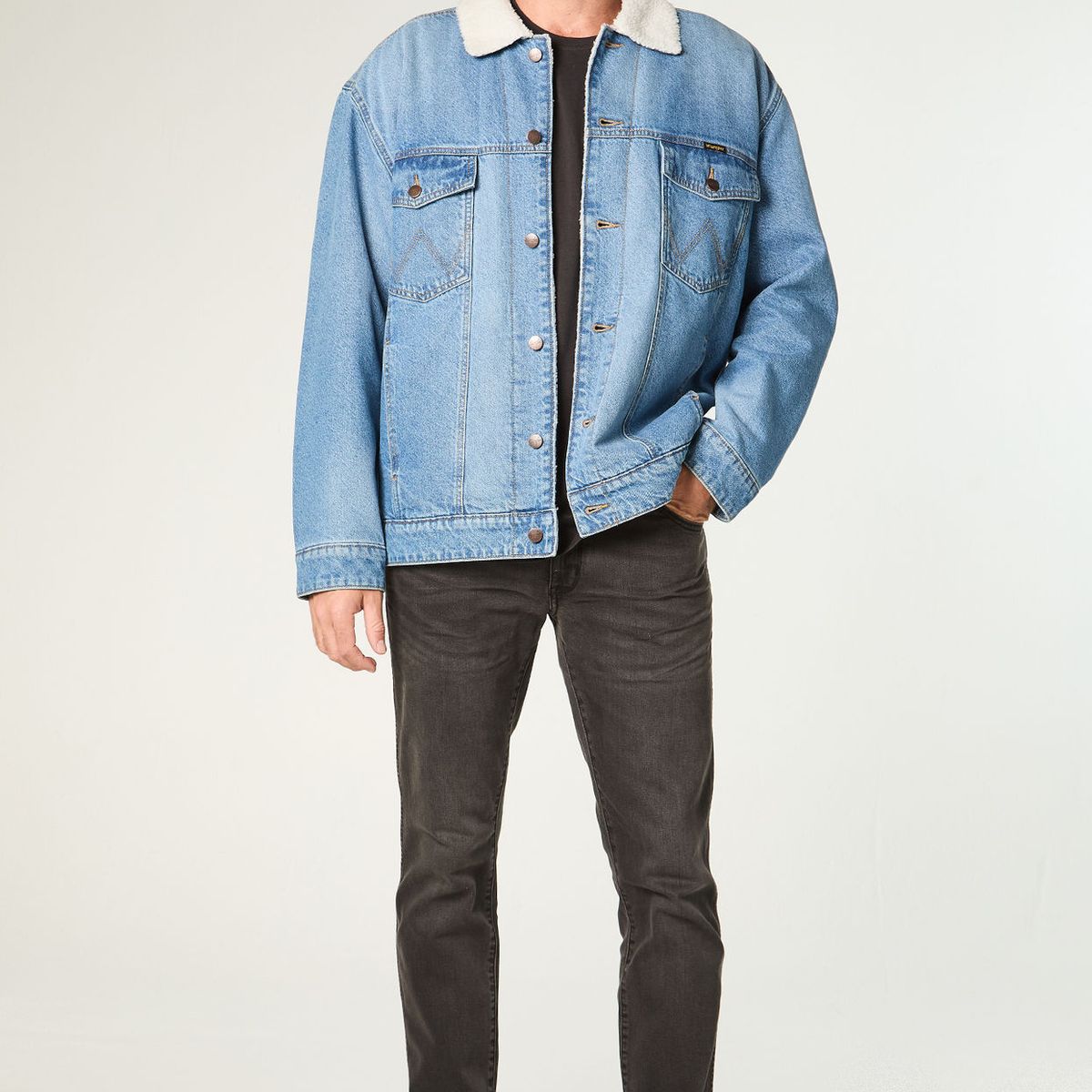 WRANGLER - Jeans Hombre Larston Slim Tiro Medio Negro