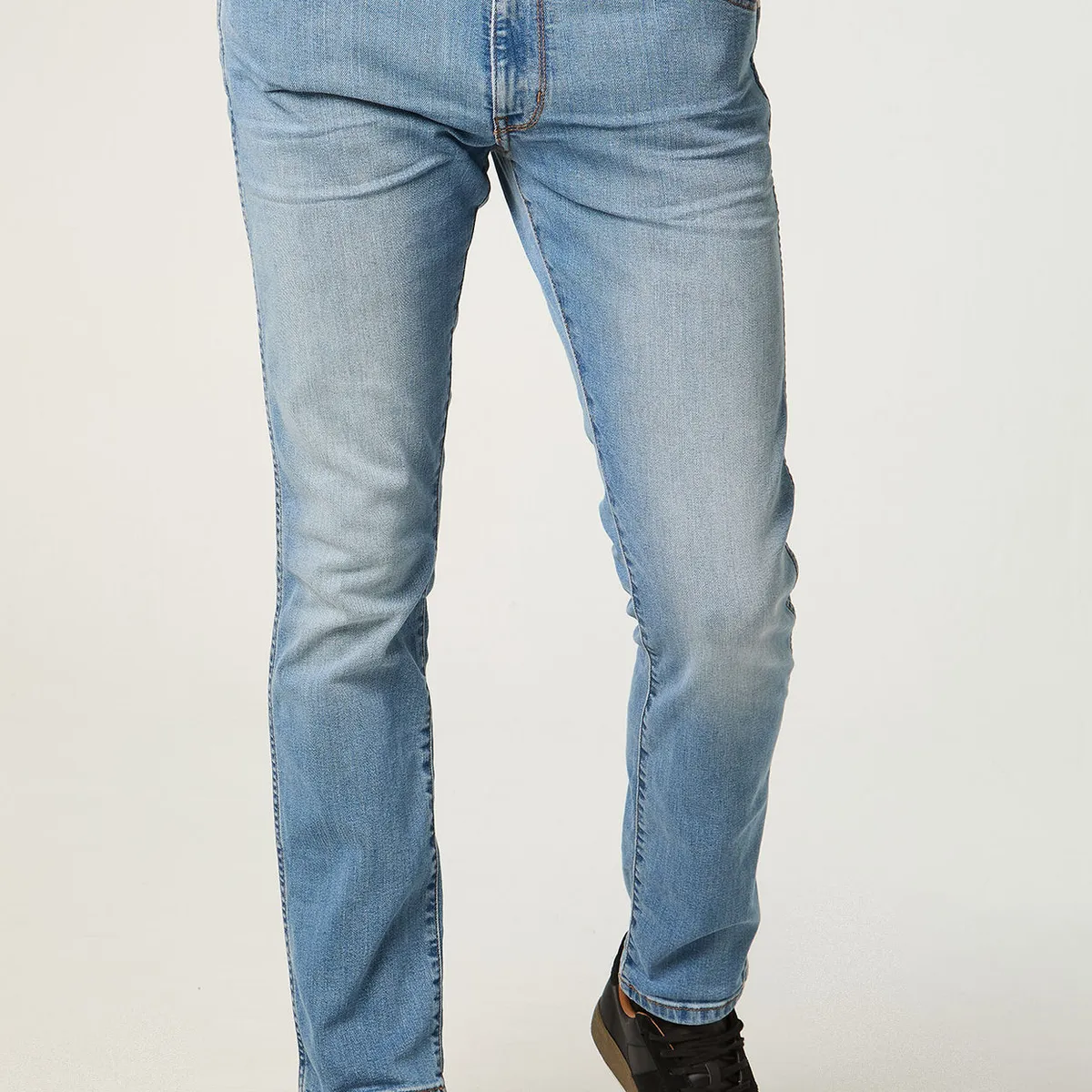 WRANGLER - Jeans Hombre Larston Slim Tiro Medio Azul Claro