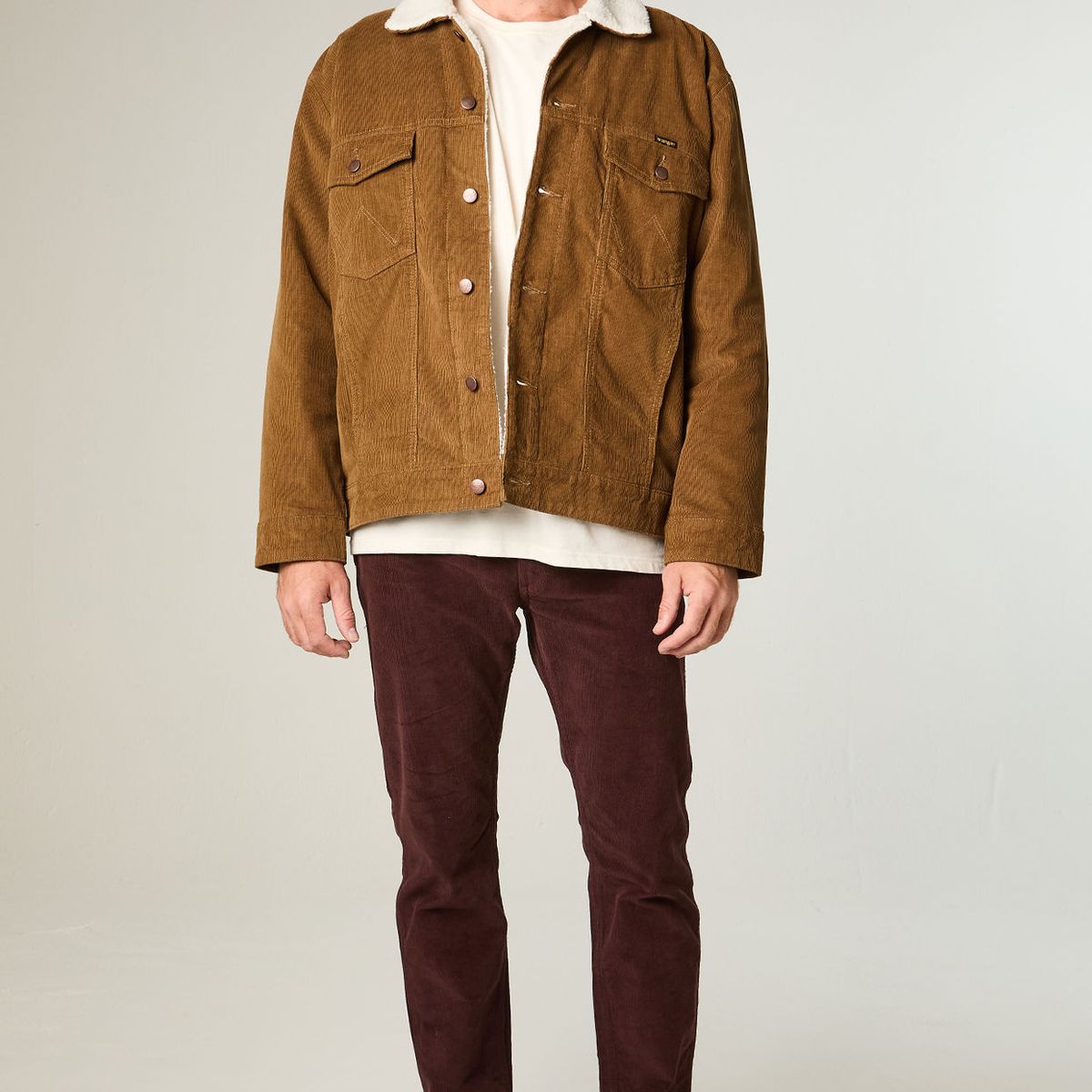WRANGLER - Pantalon Hombre Greensboro Cotele Straight Tiro Medio Café