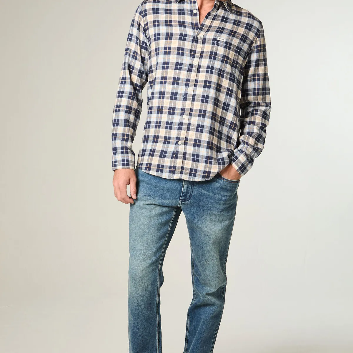 WRANGLER - Jeans Hombre Greensboro Straight Tiro Medio Azul