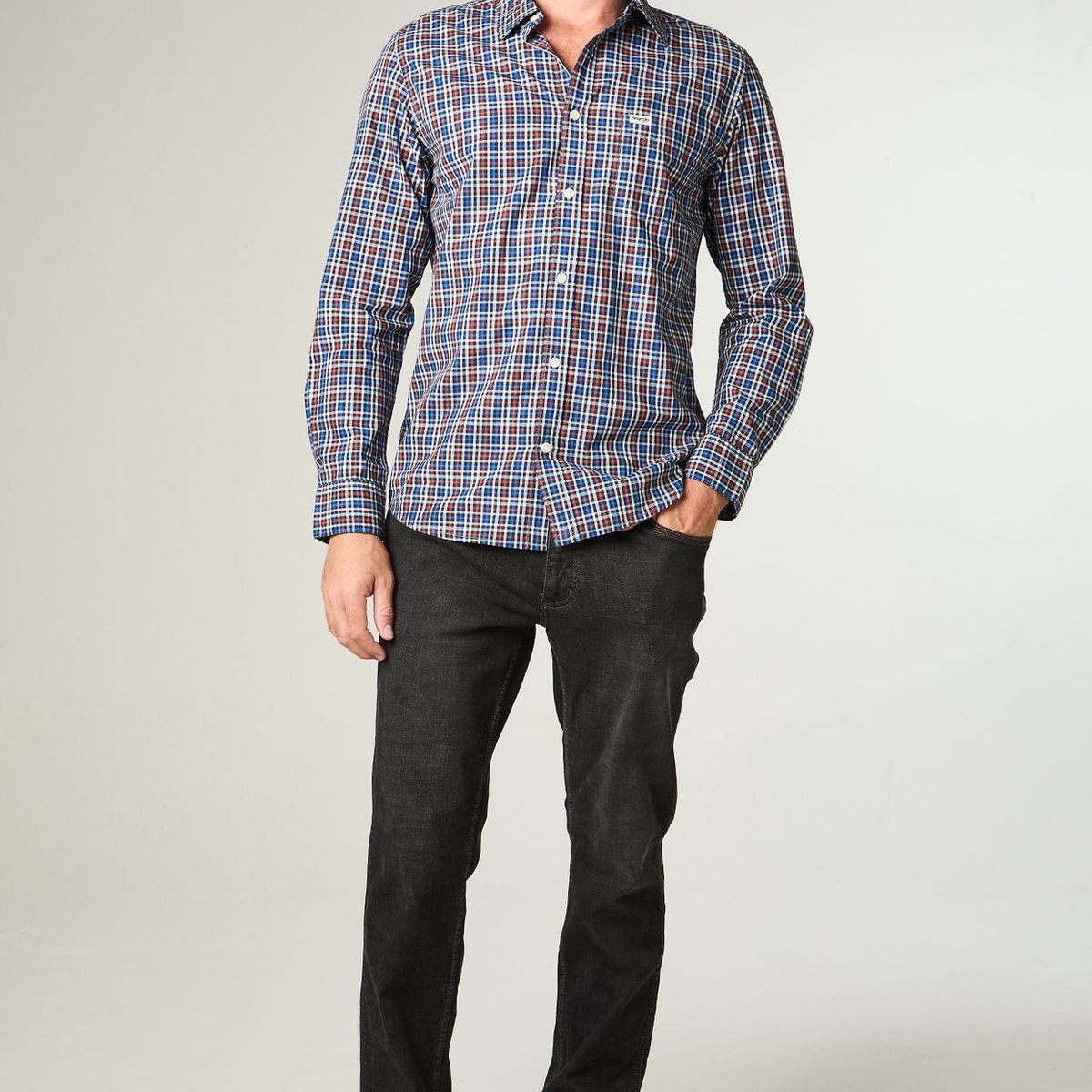 WRANGLER - Jeans Hombre Greensboro Straight Tiro Medio Negro