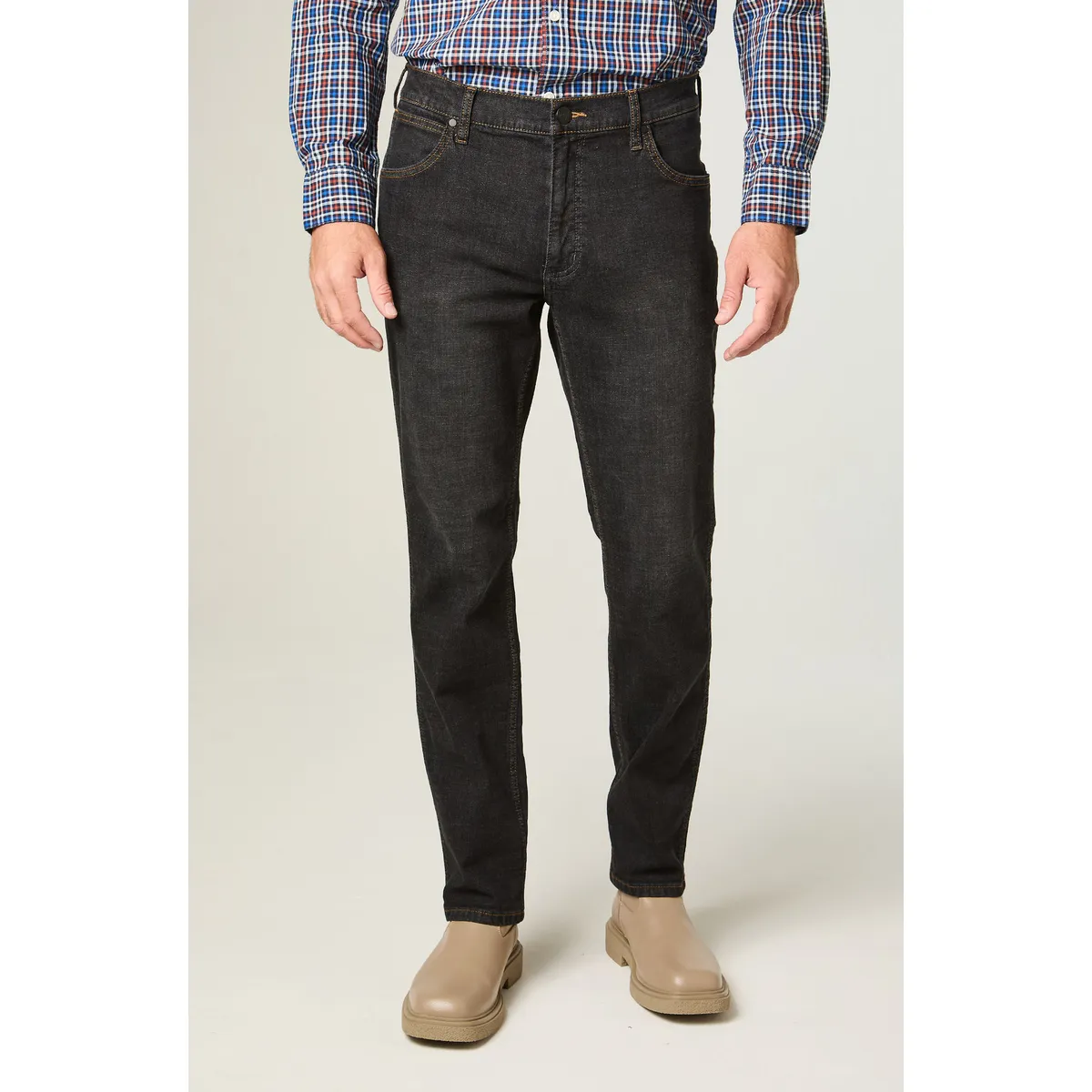 WRANGLER - Jeans Hombre Greensboro Straight Tiro Medio Negro