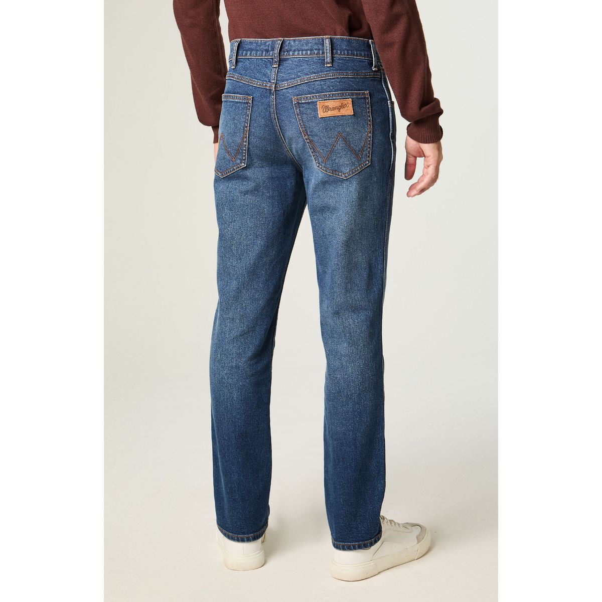 WRANGLER - Jeans Hombre Greensboro Straight Tiro Medio Azul