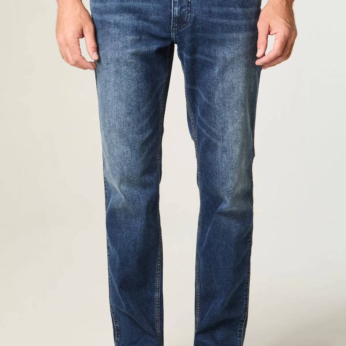 WRANGLER - Jeans Hombre Greensboro Straight Tiro Medio Azul