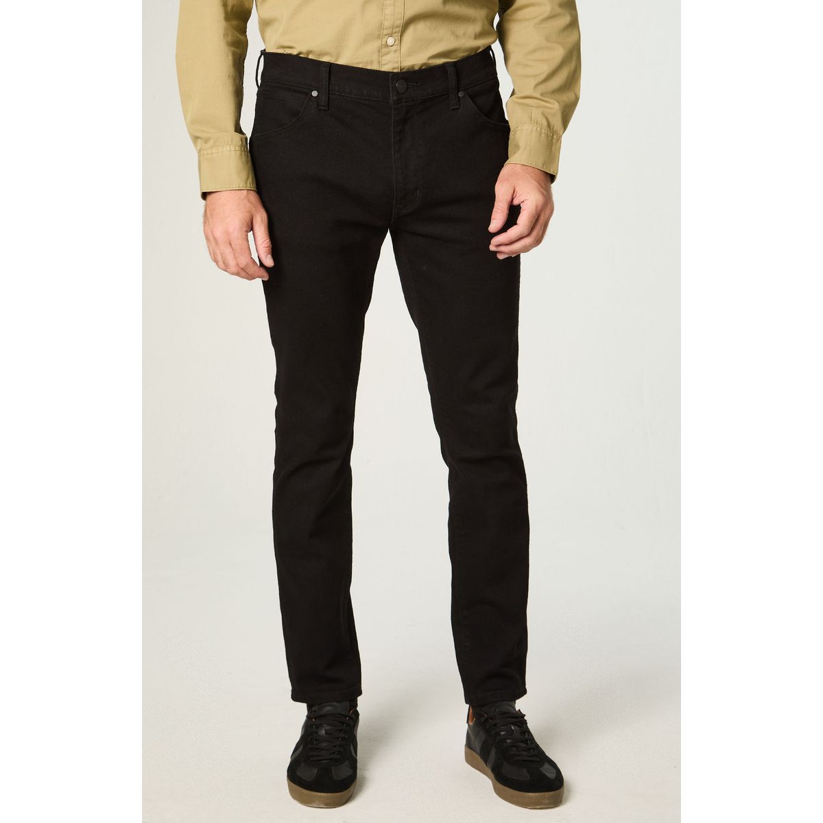 WRANGLER - Jeans Hombre Larston Slim Tiro Medio Negro