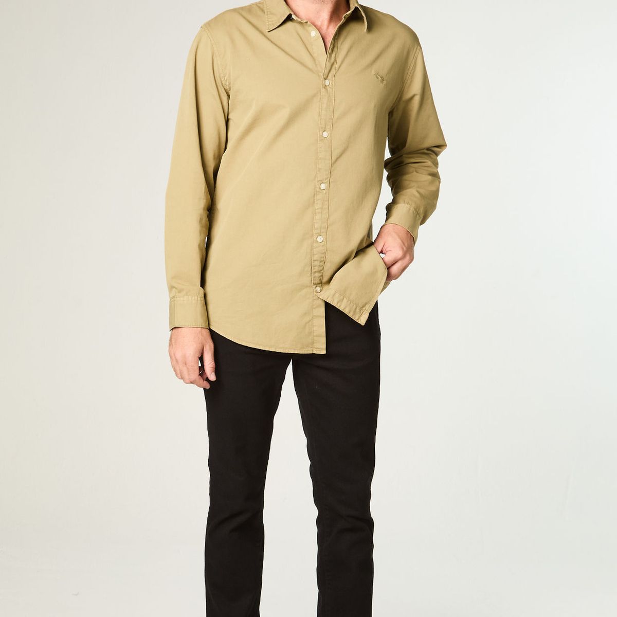 WRANGLER - Jeans Hombre Larston Slim Tiro Medio Negro