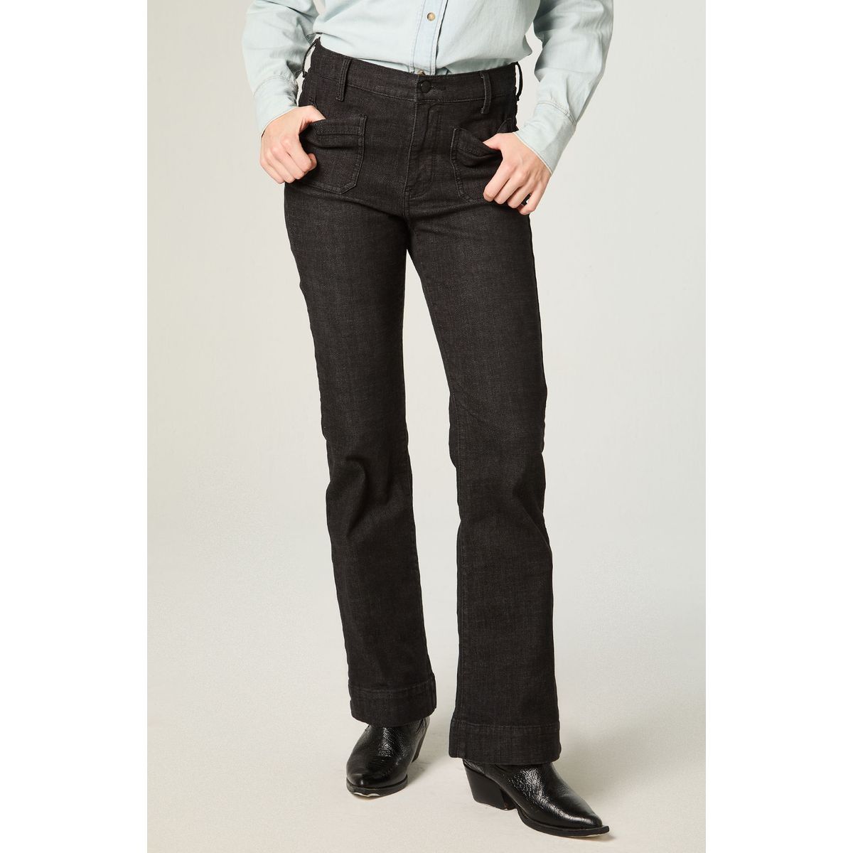 WRANGLER - Jeans Mujer Retro Boot Cut Mid Rise Negro