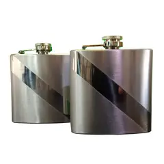 VGO - Petaca Mediana metalica 11x9x2 cm Plateado