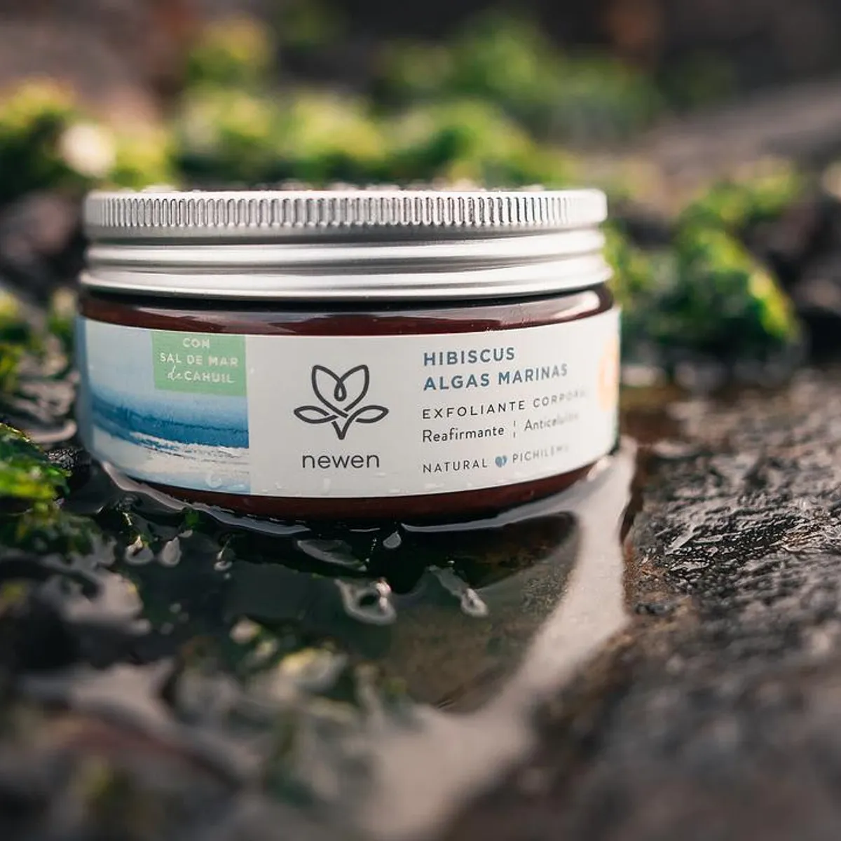 NEWEN - Exfoliante Corporal reafirmante y anticelulitis de Hibiscus y Algas Marinas, Newen. 200 grs.