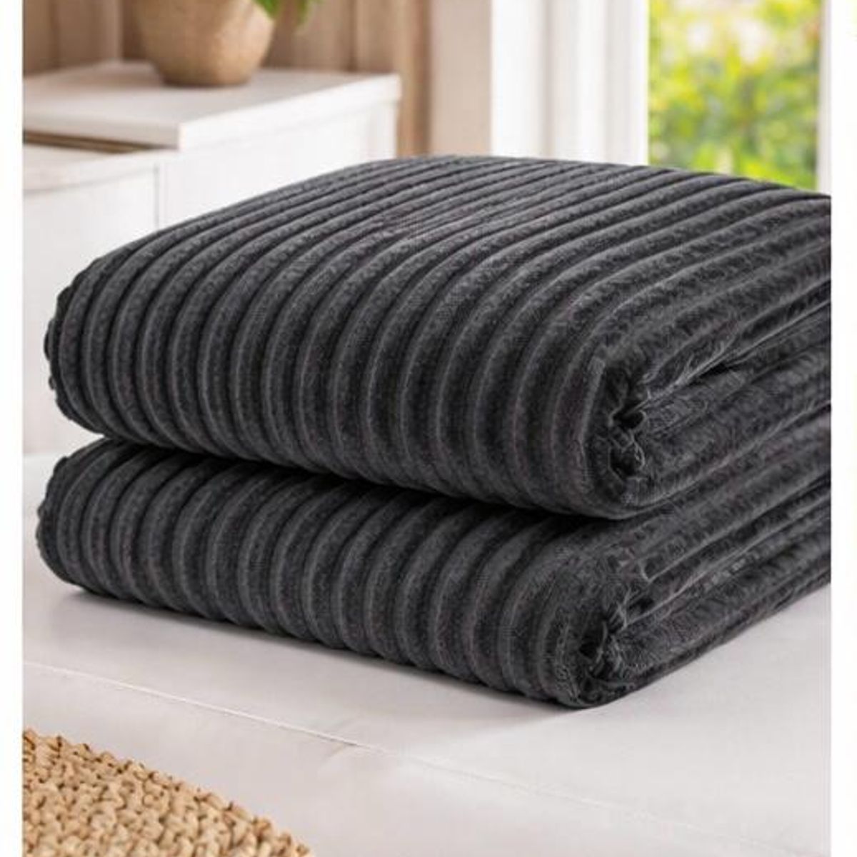 GENERICO - Frazada Plush Acanalada 2 p Medida 200x230 cm, Gris (Sin Fundas)