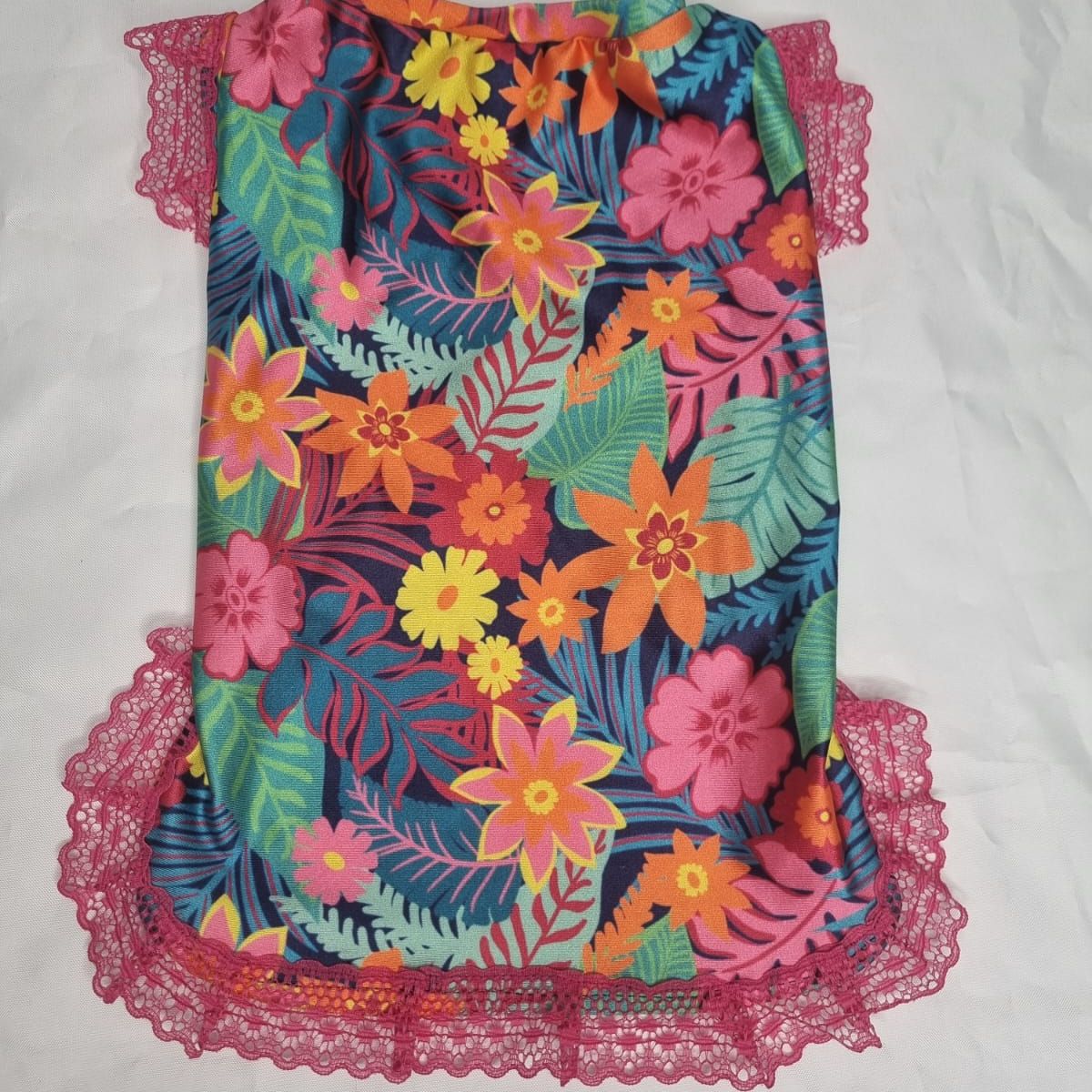 EL MUNDO DE EMMA - Polera mascota flores fucsia talla S