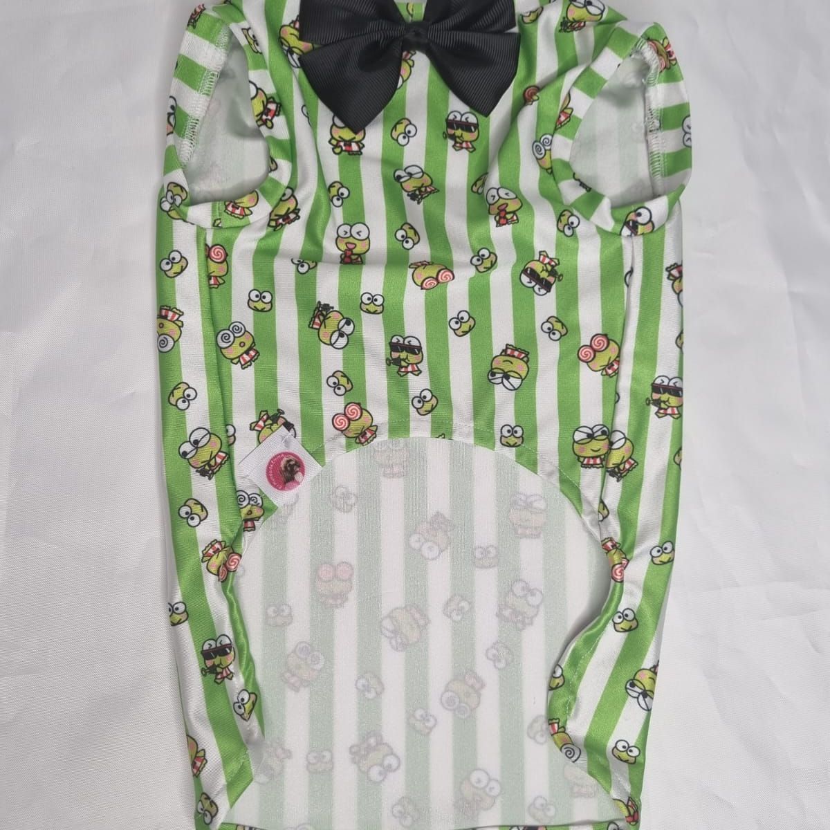 EL MUNDO DE EMMA - Polera mascota animada líneas verde talla M