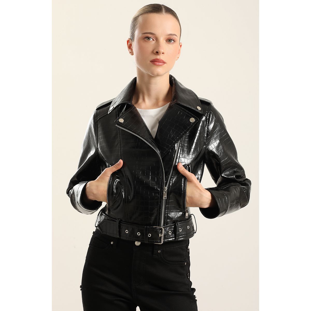 LIOLA - Chaqueta Biker, Charol Crocco, Negro Liola