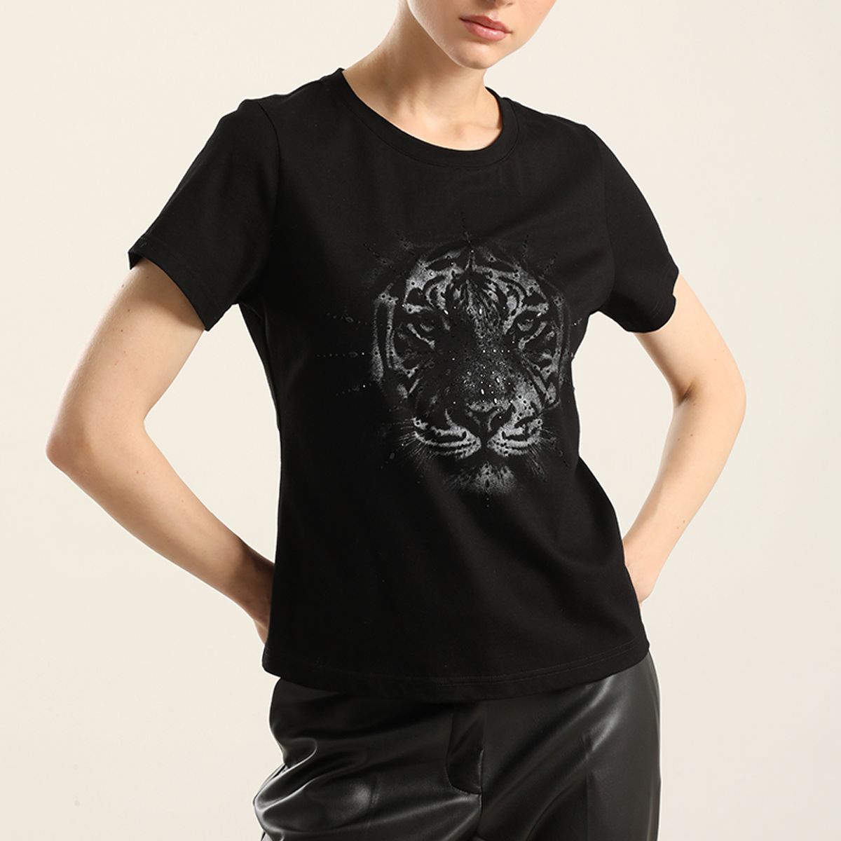 LIOLA - Polera Algodon, Tigre Strass, Negro Liola