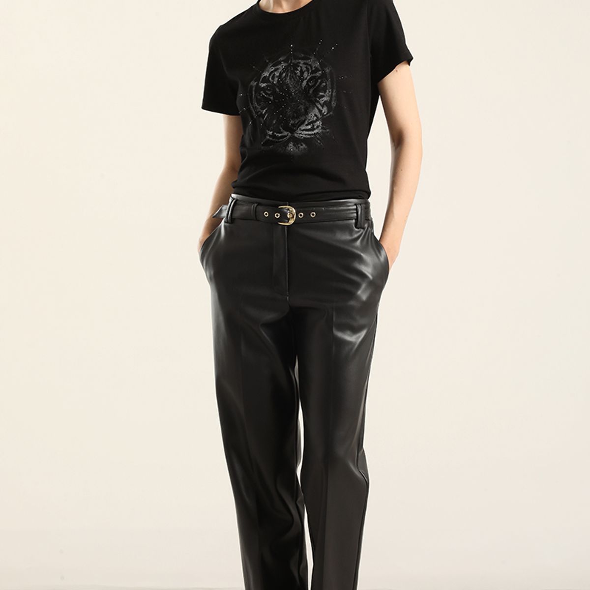 LIOLA - Polera Algodon, Tigre Strass, Negro Liola