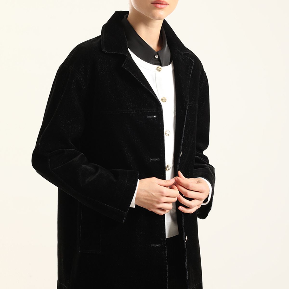 LIOLA - Chaqueton Gabardina Efecto Terciopelo, Negro Liola
