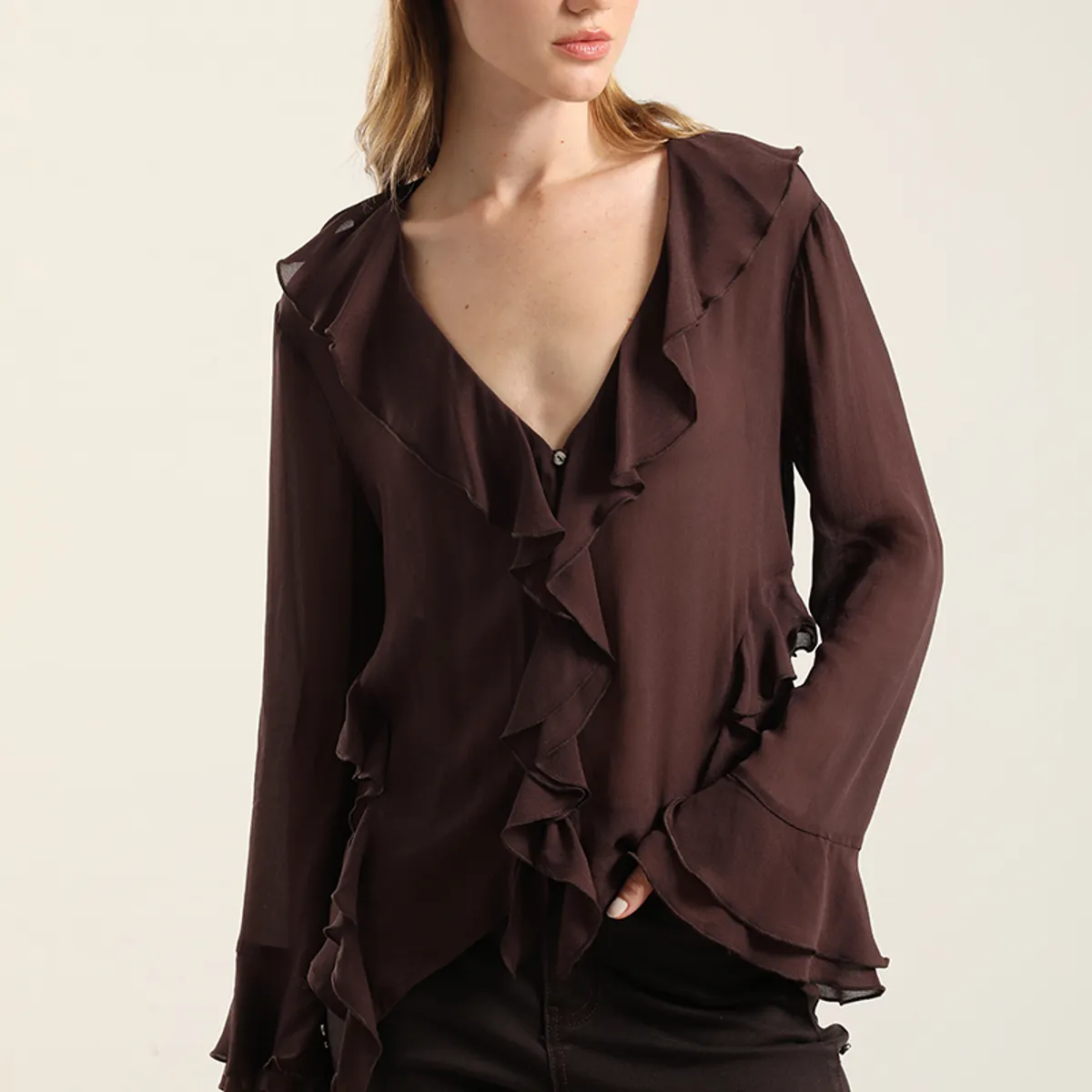 LIOLA - Blusa Volantes Semitransparente, Chocolate Liola