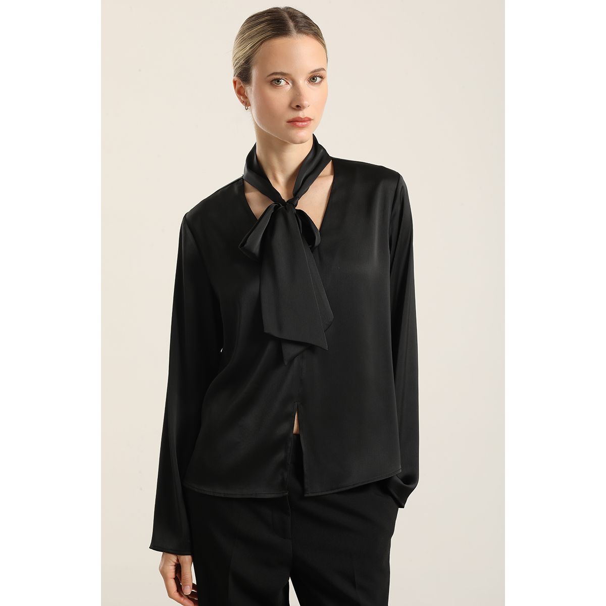 LIOLA - Blusa Satin Lazada, Negro Liola