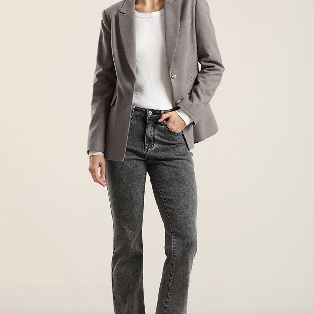 LIOLA - Jeans Bootcut, Tiro Medio, Gris Liola