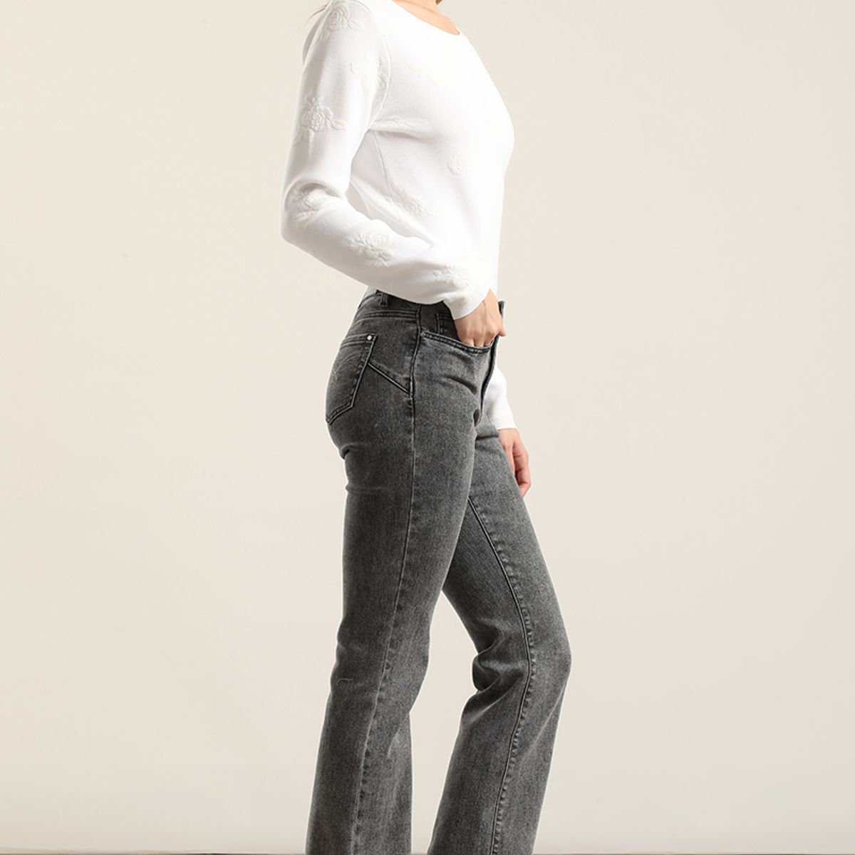 LIOLA - Jeans Bootcut, Tiro Medio, Gris Liola