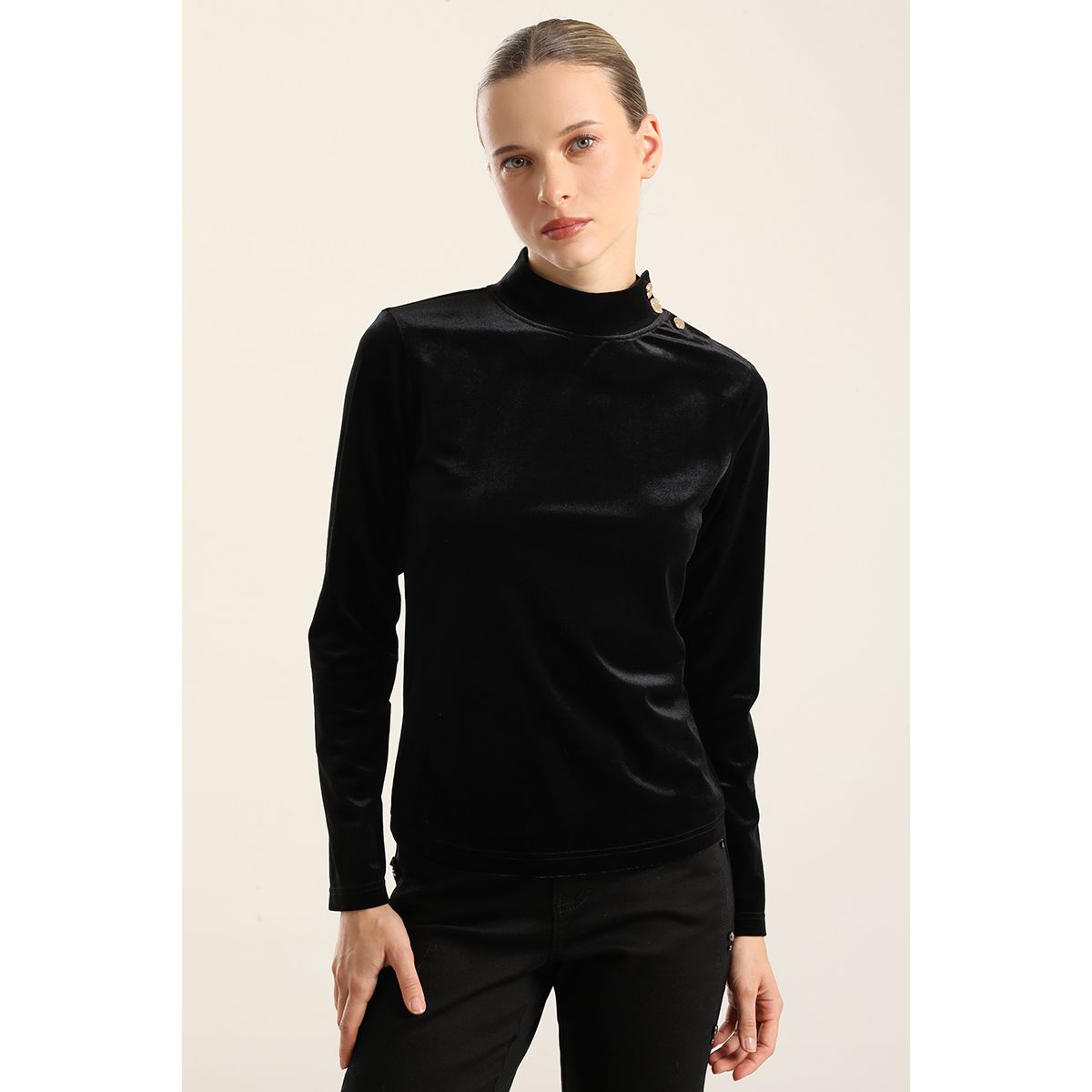 LIOLA - Top Velvet, Botones Fantasia, Negro Liola