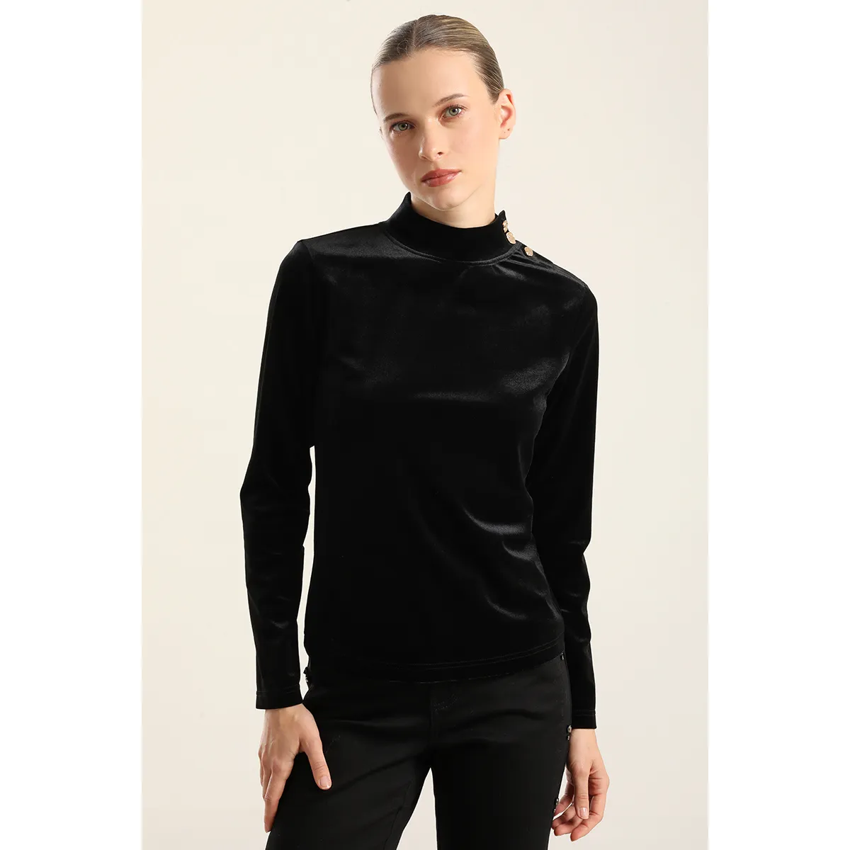 LIOLA - Top Velvet, Botones Fantasia, Negro Liola