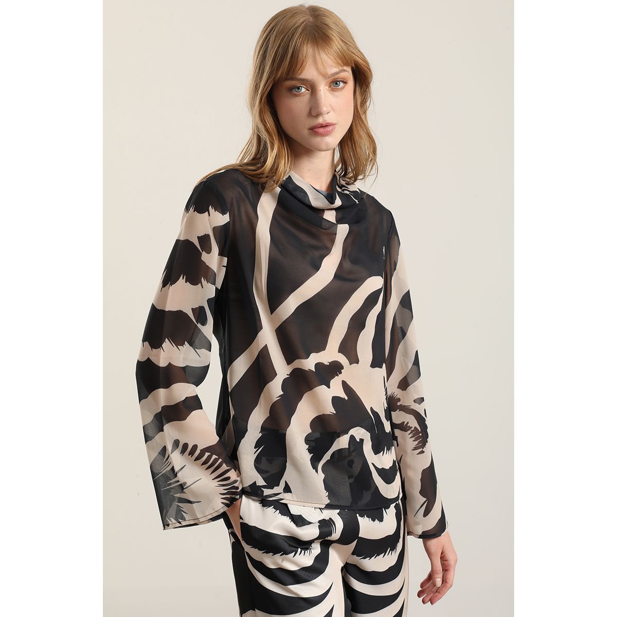LIOLA - Blusa Estampada Semitransparente, Negro Liola