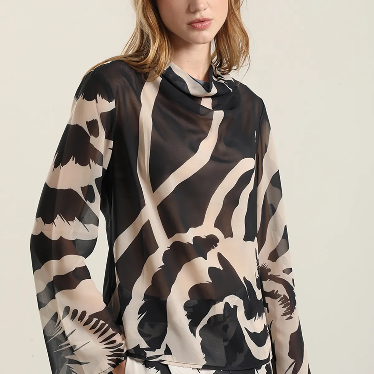 LIOLA - Blusa Estampada Semitransparente, Negro Liola