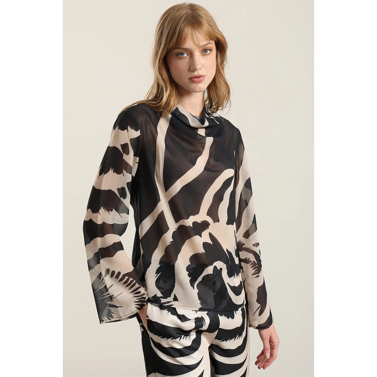 LIOLA - Blusa Estampada Semitransparente, Negro Liola