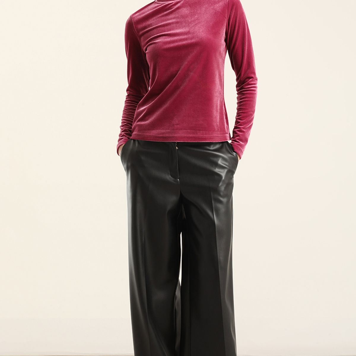 LIOLA - Top Velvet, Botones Fantasia, Fucsia Liola