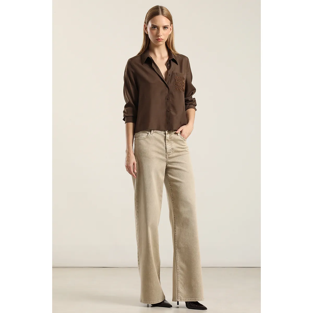 LIOLA - Jeans Color Straight, Procesado, Beige Liola