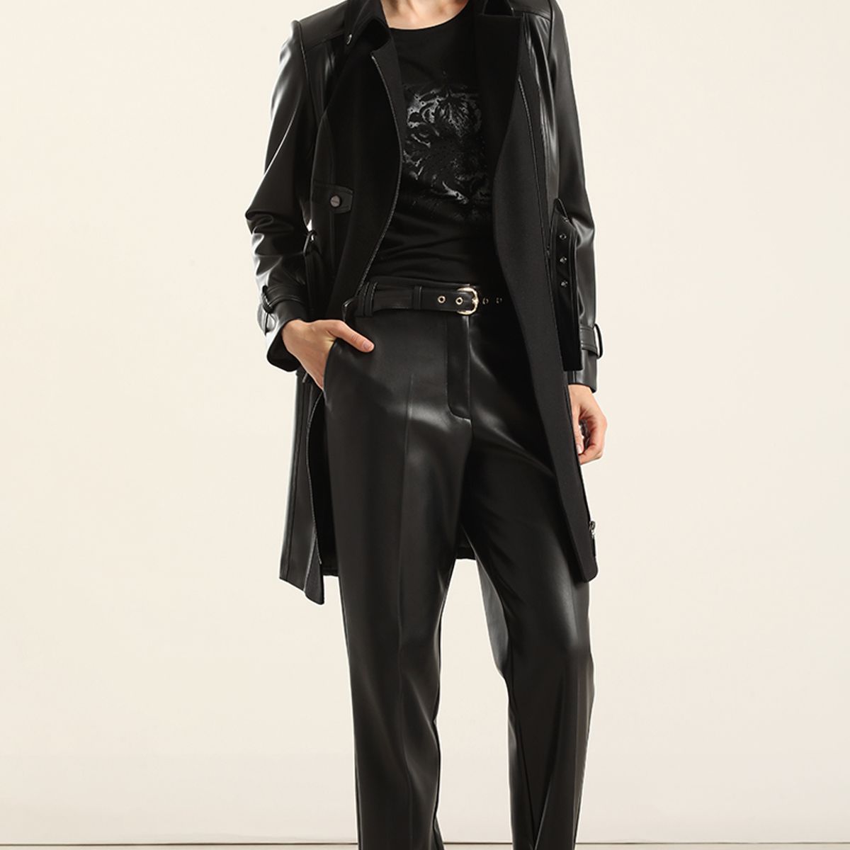 LIOLA - Abrigo Biker Muflon Negro Liola