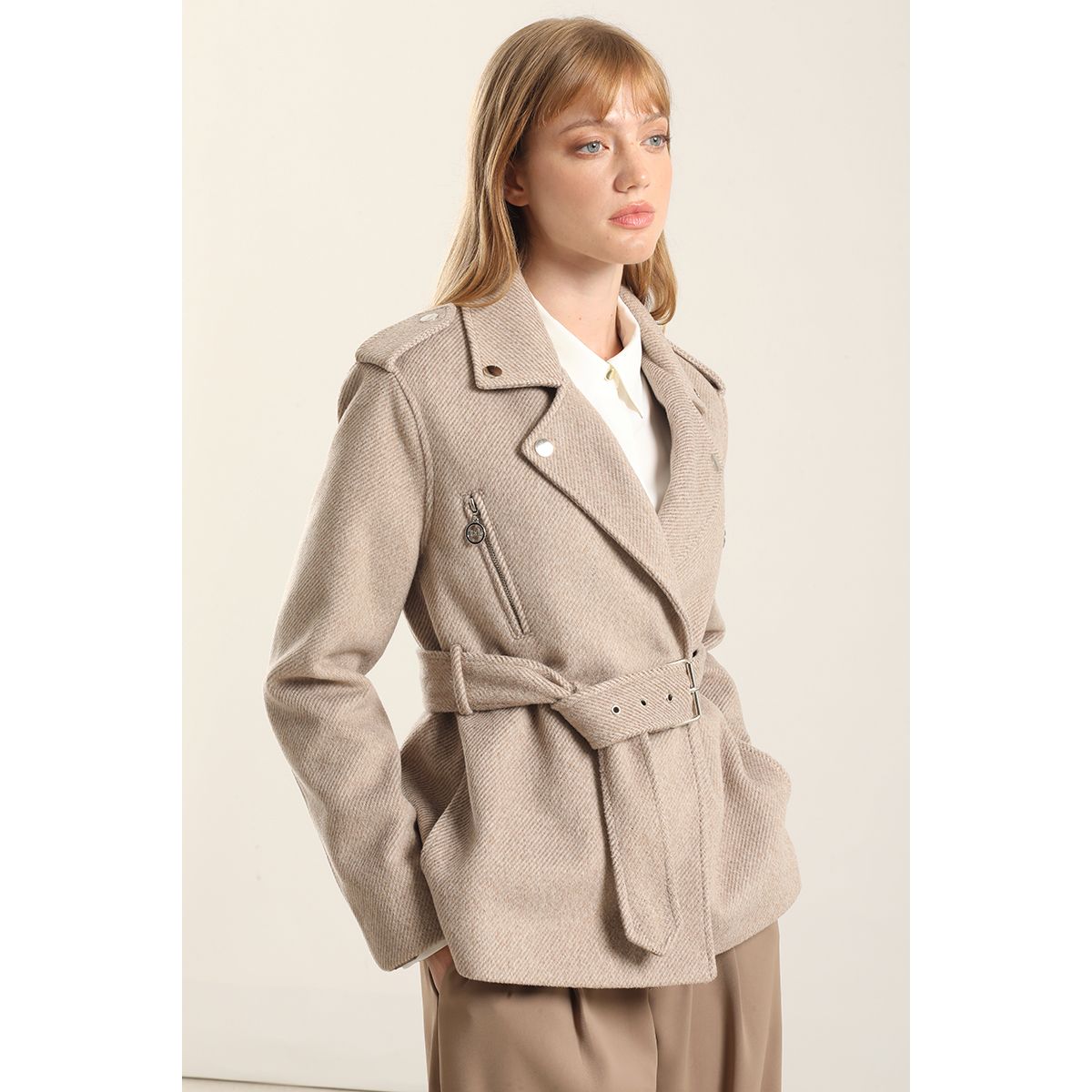 LIOLA - Chaqueta Biker  Muflon Fantasia, Beige Liola