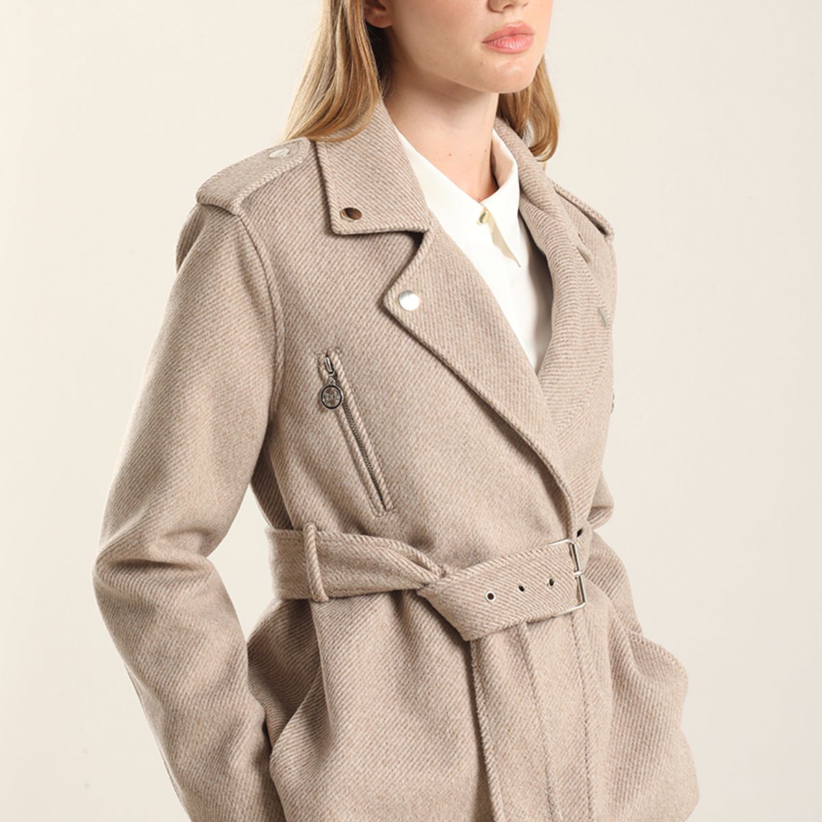 LIOLA - Chaqueta Biker  Muflon Fantasia, Beige Liola