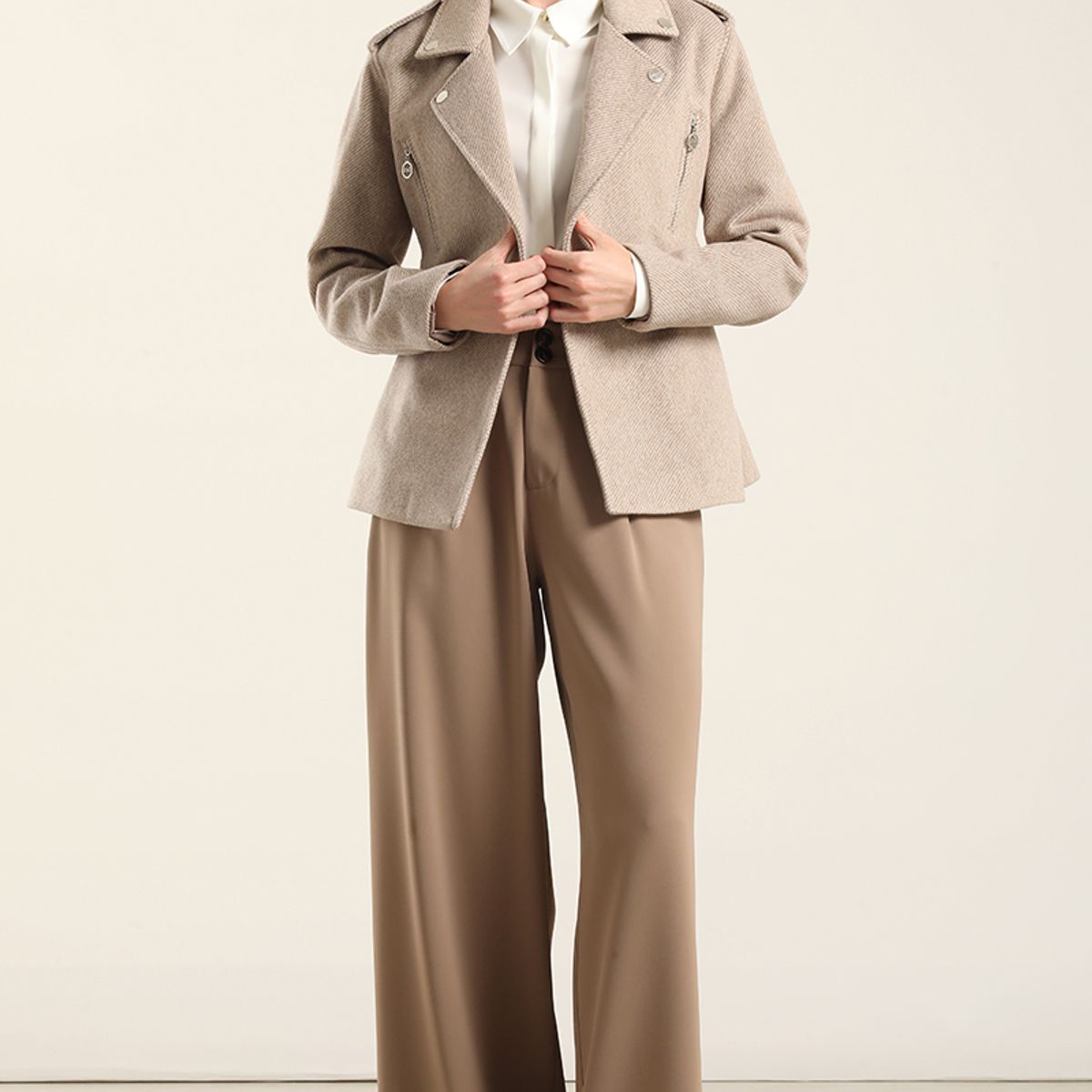 LIOLA - Chaqueta Biker  Muflon Fantasia, Beige Liola
