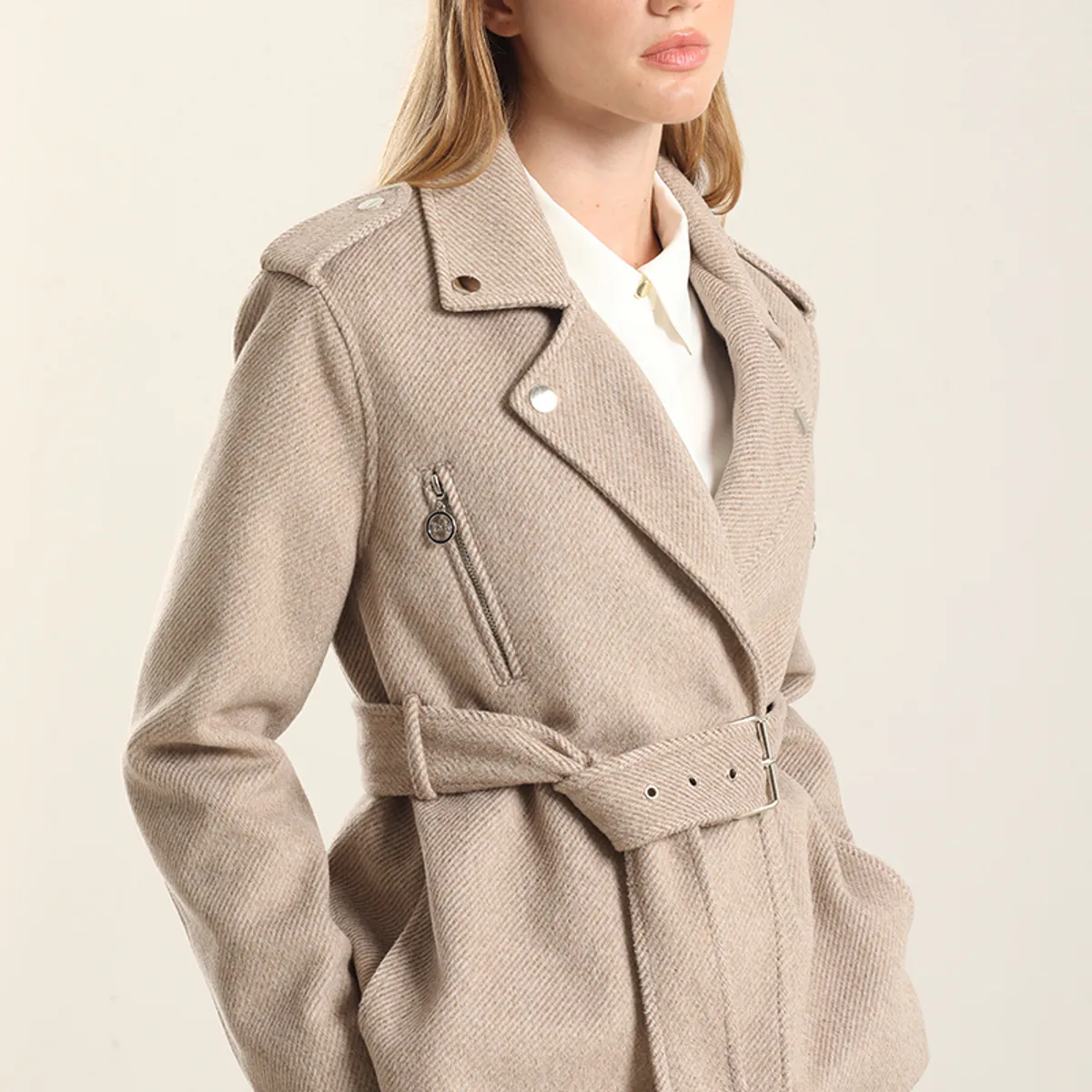 LIOLA - Chaqueta Biker  Muflon Fantasia, Beige Liola