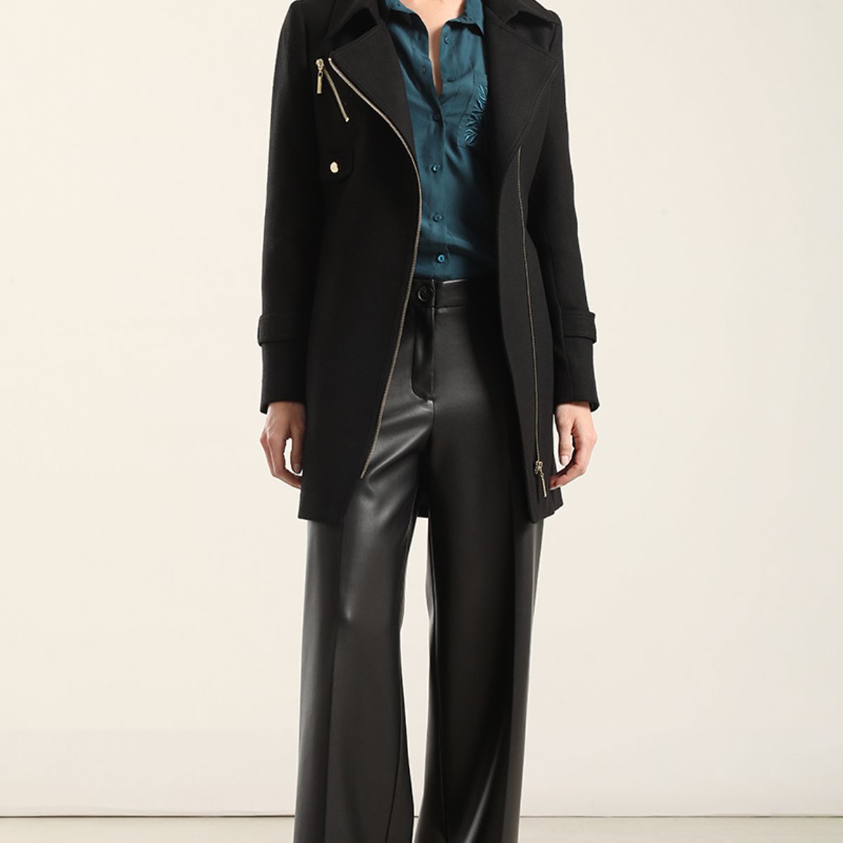 LIOLA - Abrigo Biker, Muflon Negro Liola