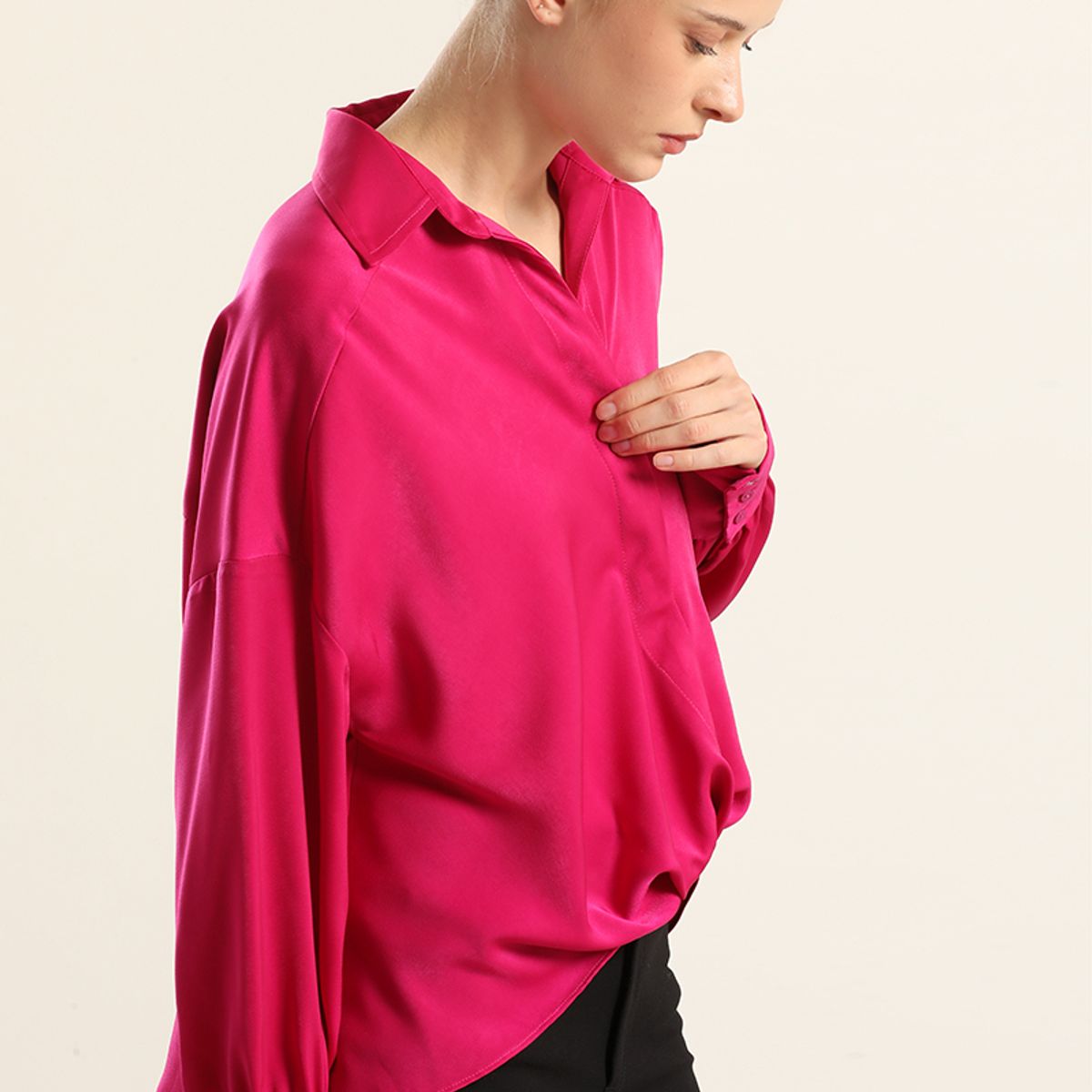 LIOLA - Blusa Satin Nudo, Fucsia Liola