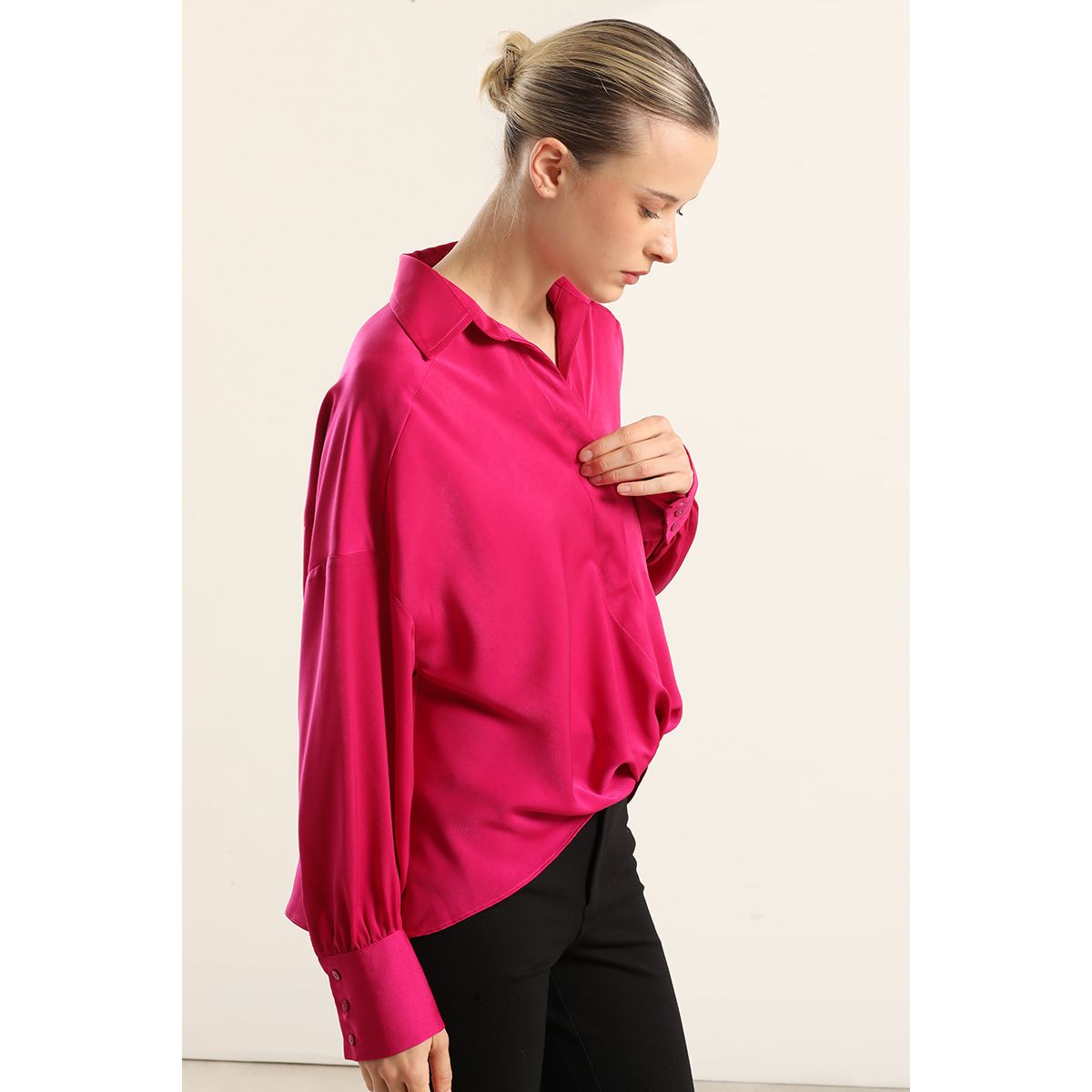 LIOLA - Blusa Satin Nudo, Fucsia Liola