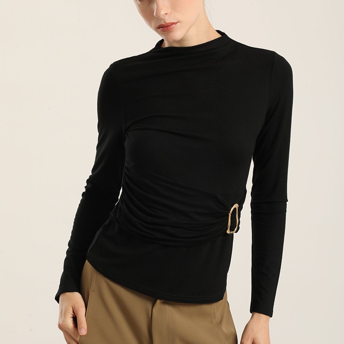 LIOLA - Top Herraje Metal, Con Drapeado, Negro Liola