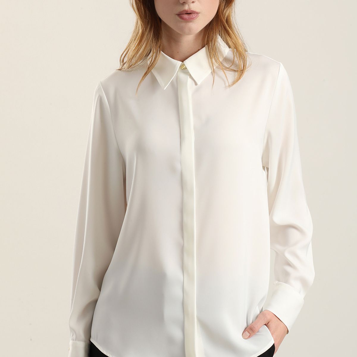 LIOLA - Blusa Basica Satin Opaco, Crudo Liola