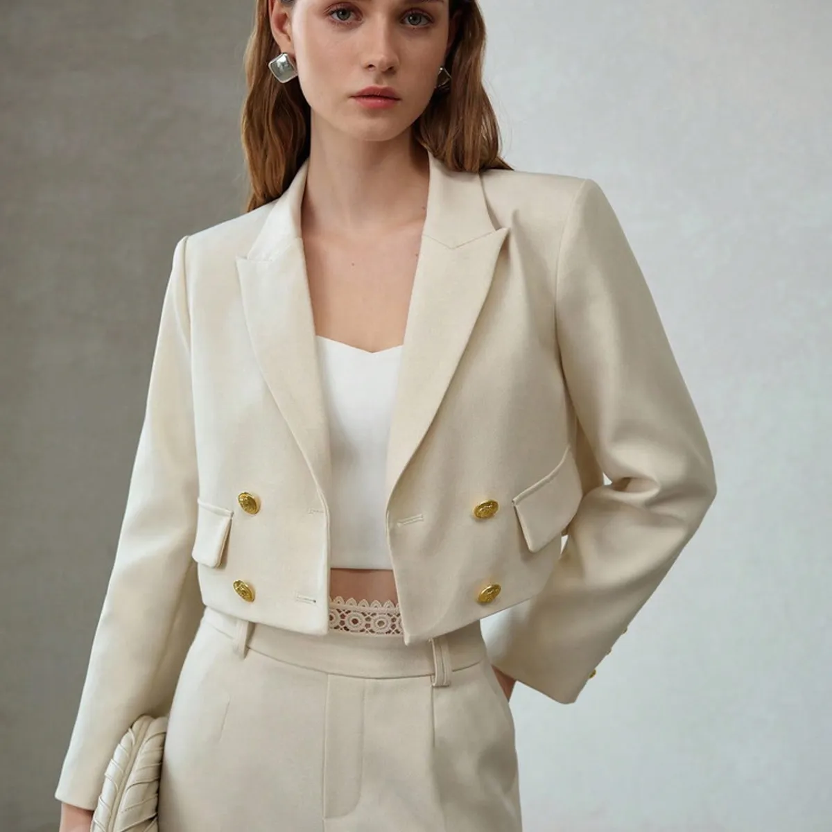 VARIOS - Blazer Crop Gold Ivory Crema She Shines