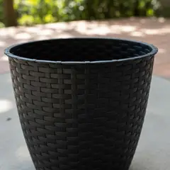 ARBUSTO REAL - Macetero Rattan 30 Cm L Café Bordó Ratán